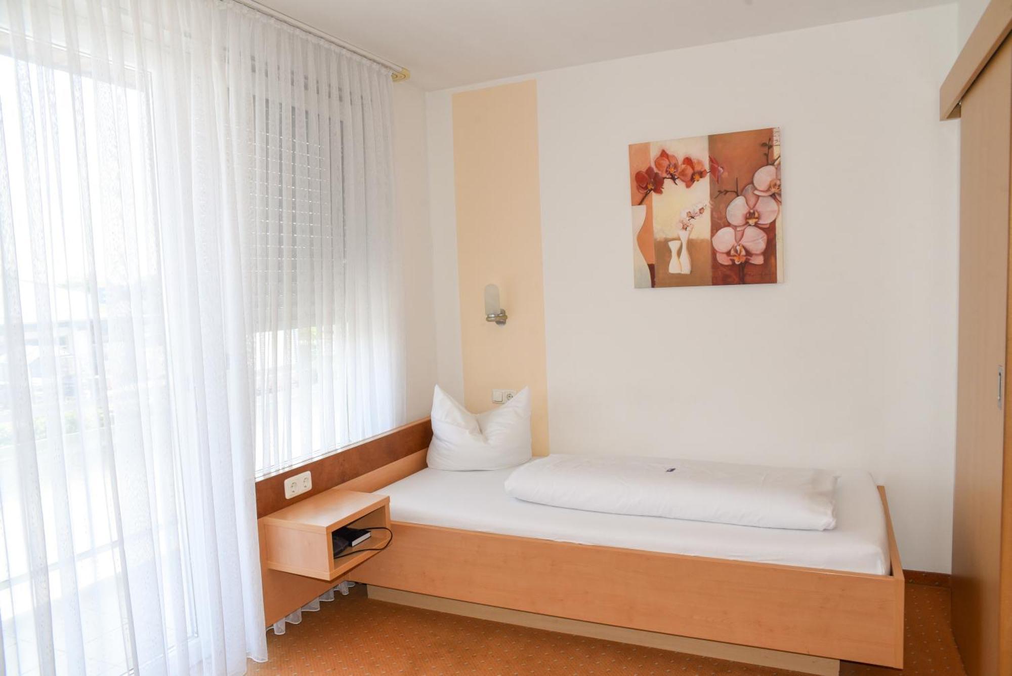 Hotel Nuernberger Hof Neumarkt in der Oberpfalz Buitenkant foto