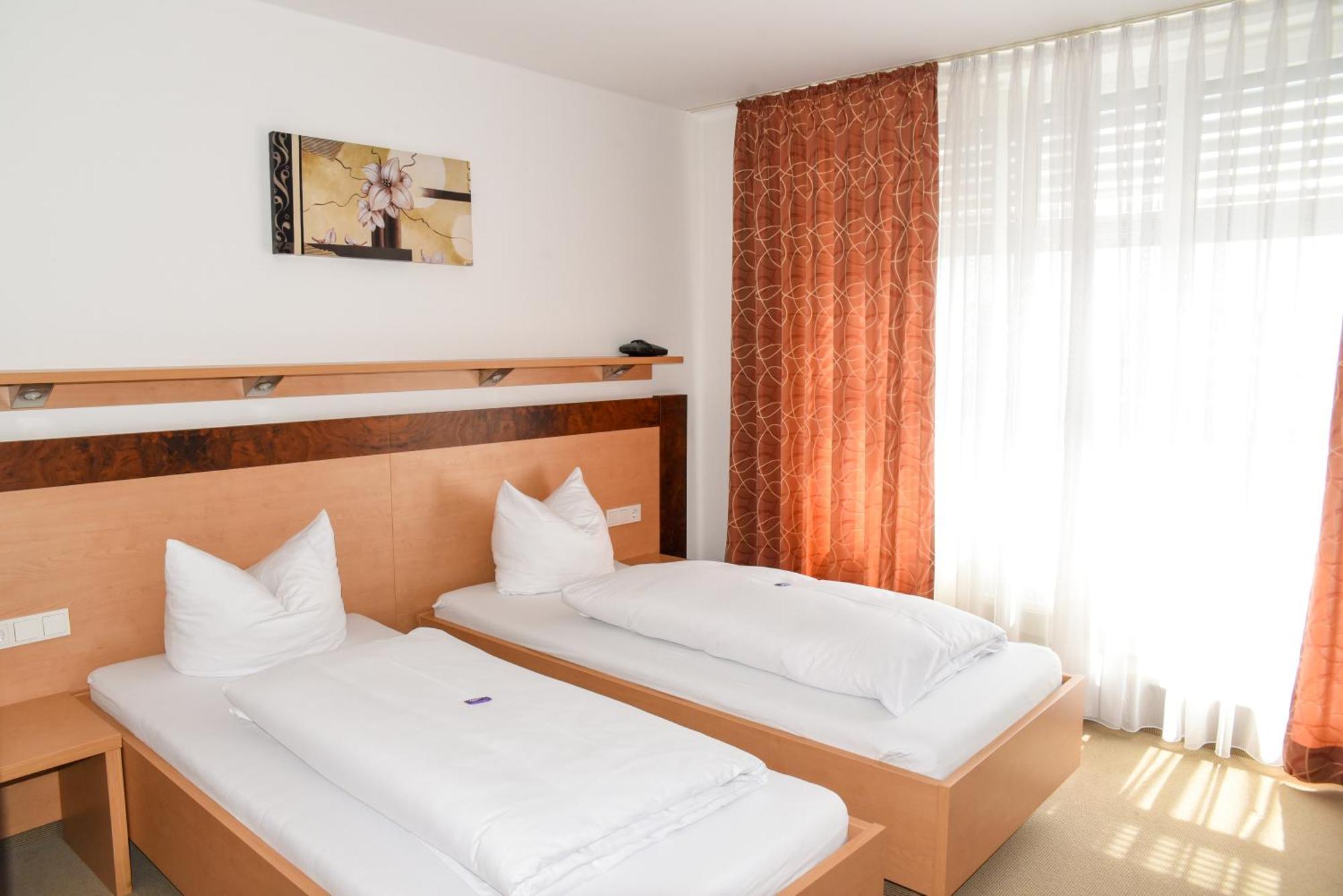 Hotel Nuernberger Hof Neumarkt in der Oberpfalz Kamer foto