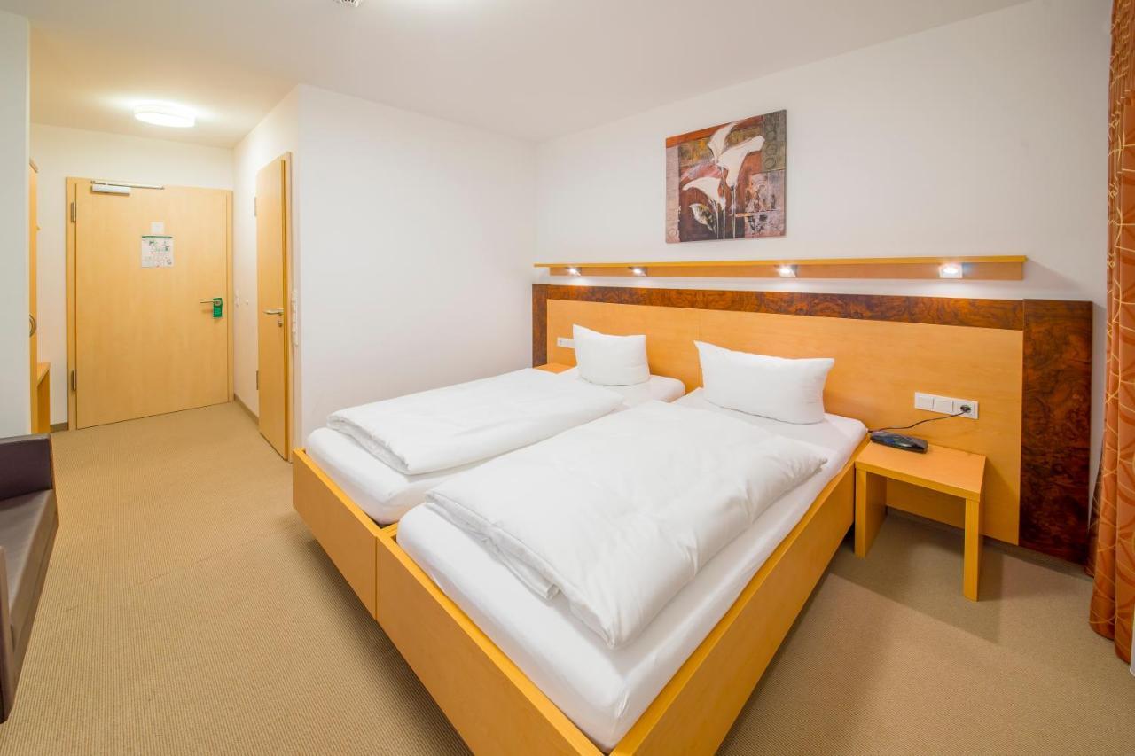 Hotel Nuernberger Hof Neumarkt in der Oberpfalz Buitenkant foto